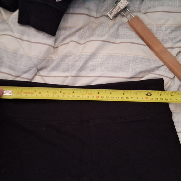 Calvin Klein capri leggings, size medium - Picture 4 of 5
